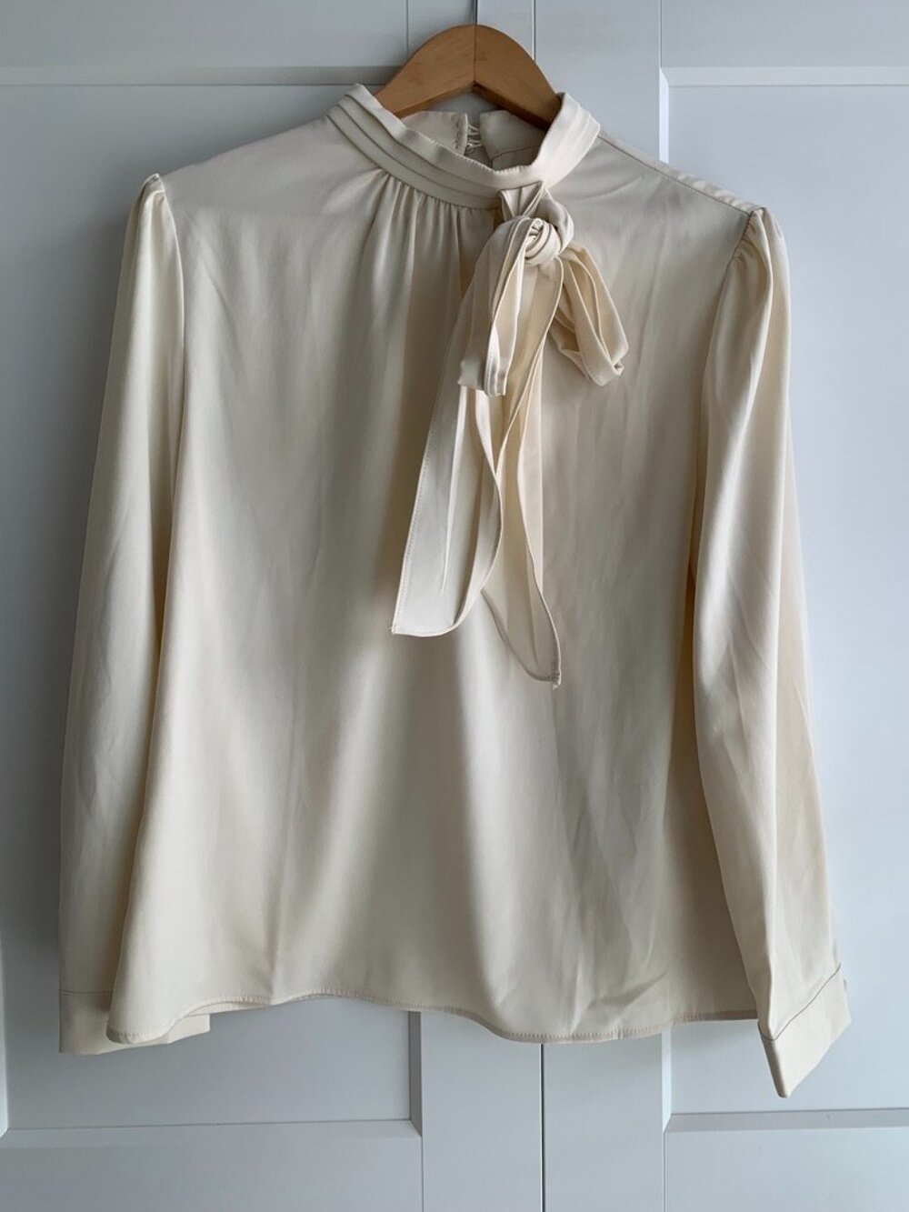 KOTN Bow Neck Long Sleeve Shirt Blouse Women's size L - Picture 2 of 8